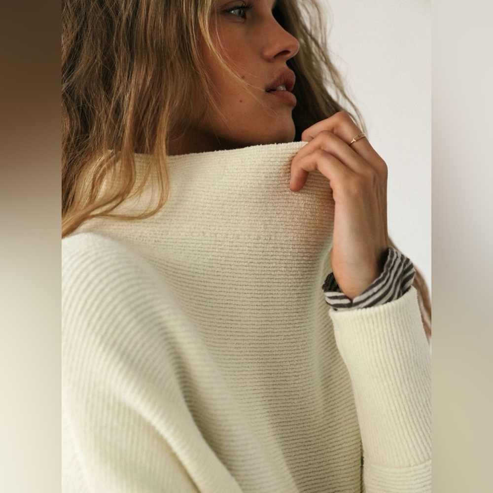 Free People ‘Ottoman Slouchy Tunic’ Mock Neck Sweater in Ivory/Cream - Women’s M - Picture 3 of 8